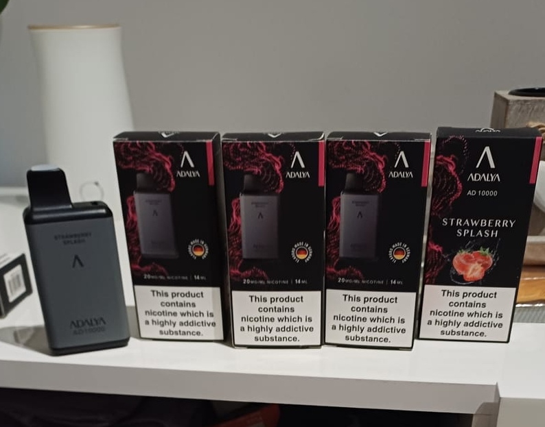 Adalya AD 10000 Puffs Vape: Braškės Skonis – Lygiamešio Džiaugsmo ir Ištvermės Šedevras 2025-ųjų Lietuvoje